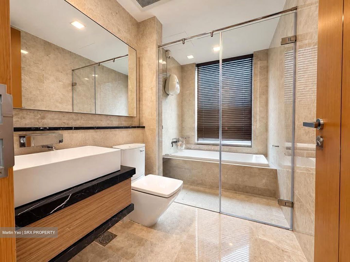 Marina Bay Residences (D1), Condominium #636372351